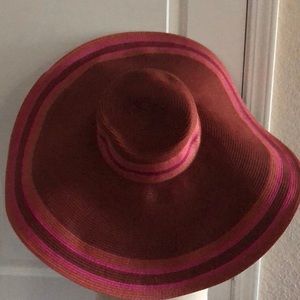 VACATION READY! Wide-brim sun hat - never worn